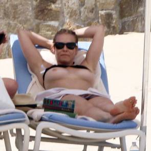 topless chelsea handler showing boobs in mexico