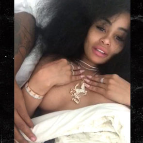 Blac Chyna nude in bed with rob