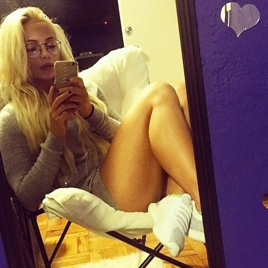 Liv Morgan nude legs